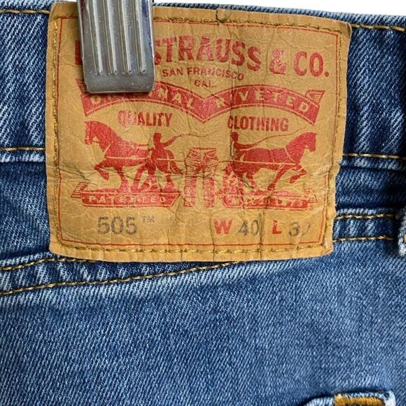 Levi's Men's 505 Straight Leg Blue Jeans Size 40x30 Regular Fit Medium Wash - Picture 11 of 16